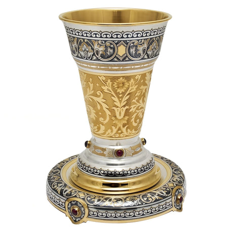 TSAR-Pokal 925 Silber Niello vergoldet — vergoldeter Prunkpokal mit Niello-Band, roten Steinen und reich verziertem Sockel