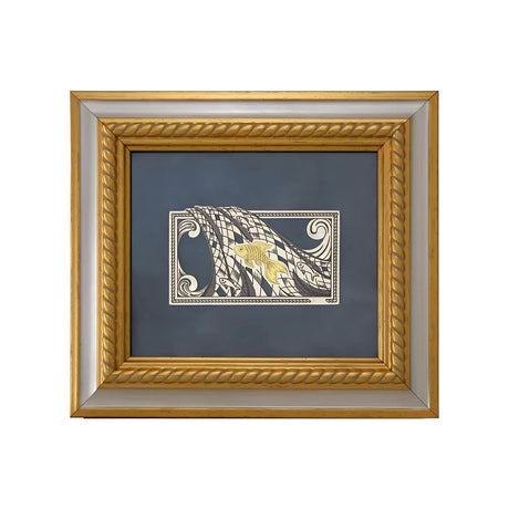 Silber-Wandbild Goldfisch mit vergoldetem Fisch im Niello-Wellenornament, goldener Kordel-Rahmen — Nielloa-Kunstwerk von SevChern