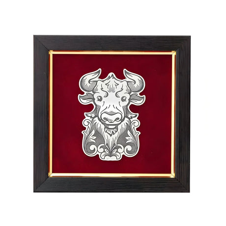 Wandbild 925 Silber Sternzeichen Stier — Silber-Relief mit Stierkopf auf rotem Samt im Holzrahmen