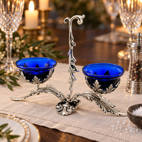 Salzgefäß 925 Silber doppelt mit blauem Glas — Lifestyle-Setting an der festlichen Tafel