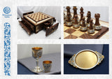Handgefertigte Schachfiguren aus Edelholz mit 925 Silber, Niello und Goldverzierungen – kunstvolle Verarbeitung für Sammler.