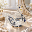 Schmuckschatulle Der Schwan" 925 Silber — Lifestyle-Setting auf dem Frisiertisch