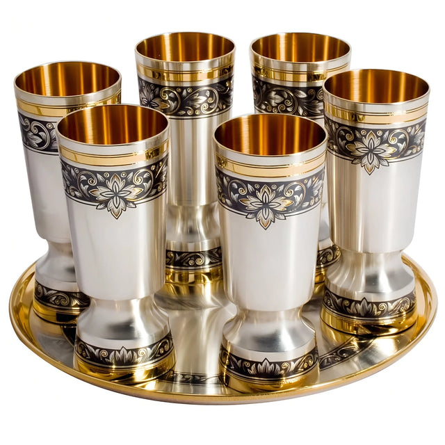 Schnapsbecher-Set 925 Silber Niello 7-teilig — sechs vergoldete Stopka-Becher mit Floralband auf Goldtablett