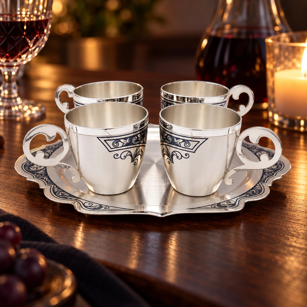 Schnapsbecher Set 925 Silber 5-teilig — Lifestyle-Setting am Weintisch