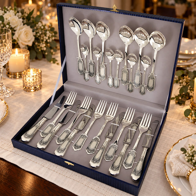 Silberbesteck Set 925 Silber Family 24-teilig in der Geschenkkassette — Lifestyle-Setting an der gedeckten Tafel