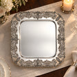 Silbertablett 925 Silber Signature quadratisch 45 × 45 cm, Palmetten-Ornament — Lifestyle-Setting an der gedeckten Tafel