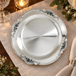 Silberteller 925 Silber – Dessertteller mit Niello, Handarbeit — Lifestyle-Setting an der gedeckten Tafel