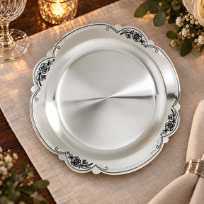 Silberteller 925 Silber – Dessertteller mit Niello, Handarbeit — Lifestyle-Setting an der gedeckten Tafel