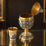 Souvenir-Ei 925 Silber Niello Georg — Lifestyle-Setting in der Vitrine