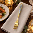 Tafelgabel 925 Silber vergoldet mit Niello — Lifestyle-Setting an der gedeckten Tafel