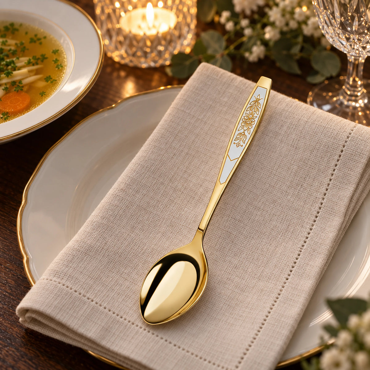 Tafellöffel 925 Silber vergoldet — Lifestyle-Setting an der gedeckten Tafel