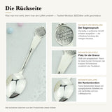 Taufset Nikolaus 925 Silber geschwärzt ArgentA — Detailtafel der Rückseite: Segensspruch auf dem Medaillon, glatte Gravurfläche am Stiel, Rankenbordüre auf der Laffe