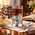 Teeglashalter-Set „Bronzener Reiter" antik patiniert 925 Silber im Etui — Lifestyle-Setting am Teetisch
