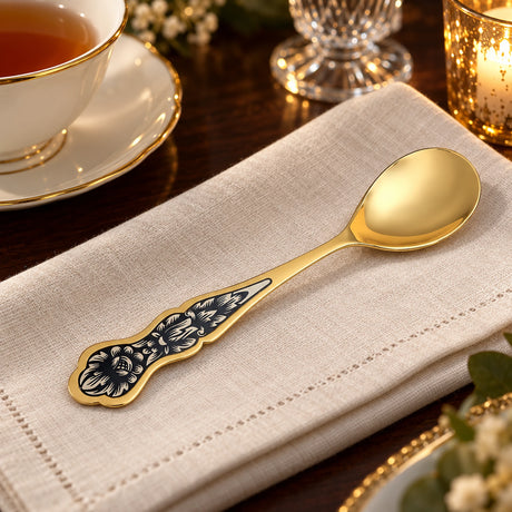 Teelöffel 925 Silber vergoldet Niello — Lifestyle-Setting an der gedeckten Tafel