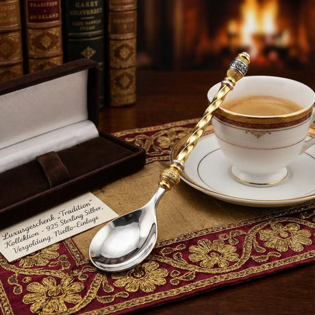 Teelöffel 925 Silber vergoldet mit Niello Verzierung – Kollektion Tradition, königliches Design.