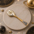Teelöffel Sternzeichen Waage aus 925 Silber vergoldet mit eleganter Niello-Verzierung und astrologischem Sternzeichenmotiv