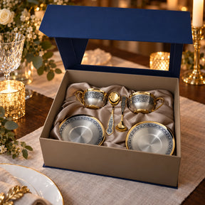 Teeservice Geschenkset 925 Silber Niello Inspiration in der Geschenkkassette — Lifestyle-Setting
