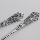 Teelöffel 925 Silber Königliche Jagd — Detail beider Stielenden mit Fasan im Medaillon und Eichenlaub-Schmuck, ArgentA