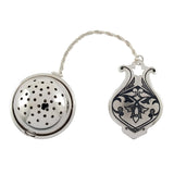 Teesieb 925 Silber mit Kette, perforierte Teekugel und Niello-Anhänger mit dunklem Ornament — Nielloa TeeEi