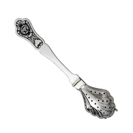 Edler Teesieblöffel aus 925er Silber mit kunstvollem Niello-Dekor in floralem Design und klassischer Form.