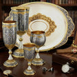 Trinkgläser Set 925 Silber Zaren Fest mit vergoldetem Silbertablett, Niello-Handgravur und Stielgläsern in luxuriöser Bar-Inszenierung.