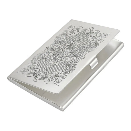 Visitenkartenetui Argento 925 Silber Mstera — gravierte Empire-/Rocaille-Komposition Ton-in-Ton mit zentraler Blütenrosette und guillochiertem Hintergrund, hochglanzpoliert, ohne Vergoldung