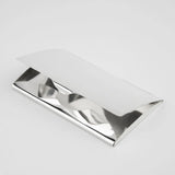 Visitenkartenetui Riflesso 925 Silber ArgentA — geöffnet, mit geschwungener Silber-Halterungsspange für Karten, spiegelpolierte Innenwände sichtbar