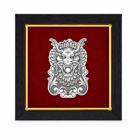 Wandbild Drache 925 Silber Niello — Drachenkopf mit Perle im Maul auf rotem Samt im dunklen Holzrahmen, chinesisches Tierkreiszeichen