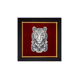 Wandbild Tiger 925 Silber Niello — Silberrelief mit Tigerkopf auf rotem Samt in schwarzem Holzrahmen mit Goldleiste