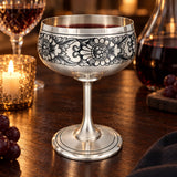 Weinpokal 925 Silber Niello Sonnenblume — Lifestyle-Setting am Weintisch